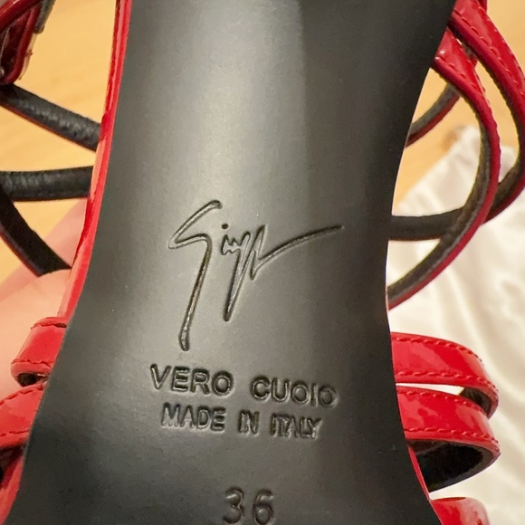 Like New! Giuseppe Zanotti, Size 36, leather. Original dust bag, but no box. - Picture 2 of 3